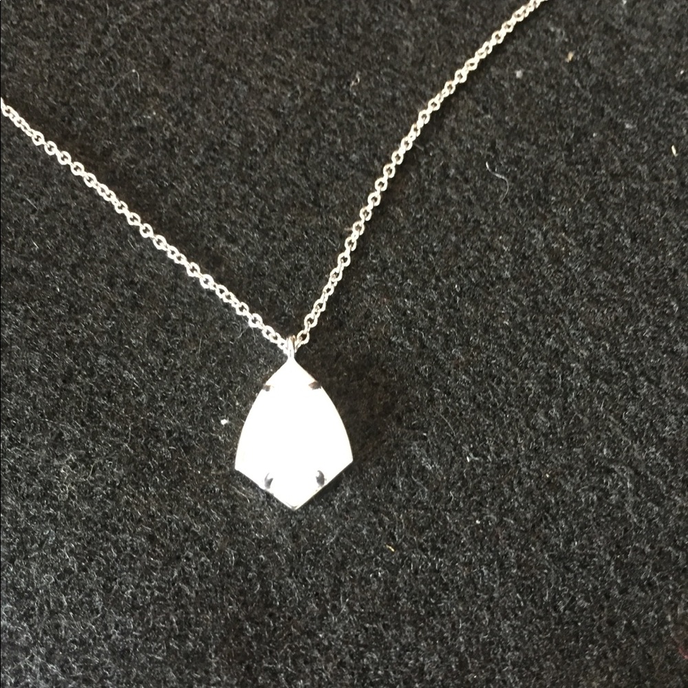 Kendra Scott necklace